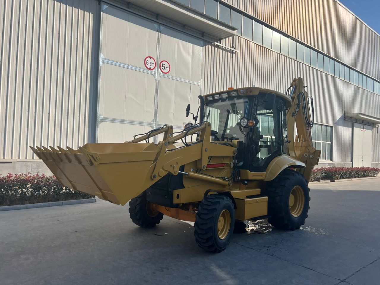 Retroexcavadora BIFORC 388T Frontal
